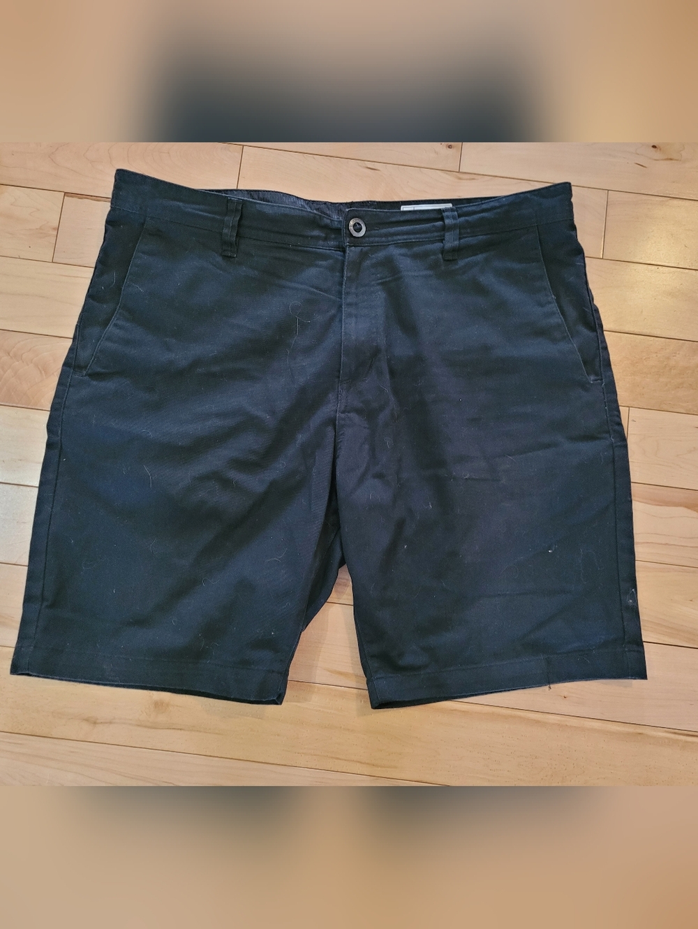 Volcom men's size 38 black shorts